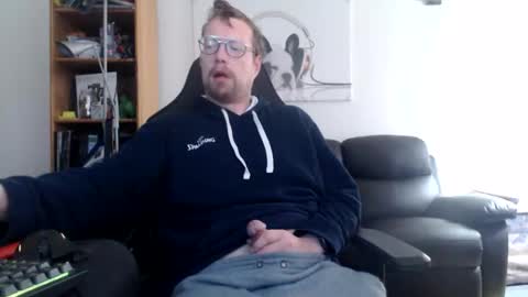 nursefan online show from November 23, 2025, 10:15 am