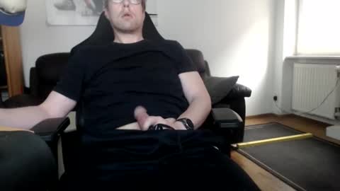 nursefan online show from December 23, 2025, 10:24 am