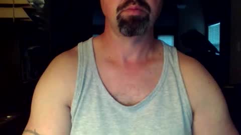 nvrenuff1979 online show from December 1, 2025, 12:32 pm