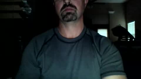 nvrenuff1979 online show from December 5, 2025, 12:47 pm