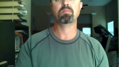 nvrenuff1979 online show from April 12, 2026, 12:32 pm