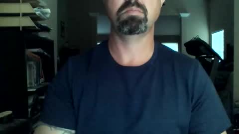 nvrenuff1979 online show from April 13, 2026, 11:27 am