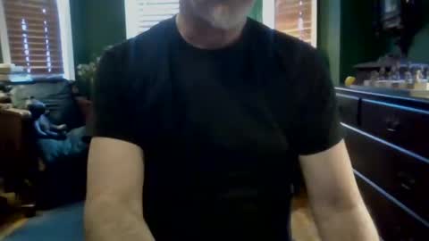 nyc1323 online show from February 11, 2026, 8:14 pm