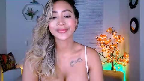 Nycole online show from December 2, 2024, 4:53 am