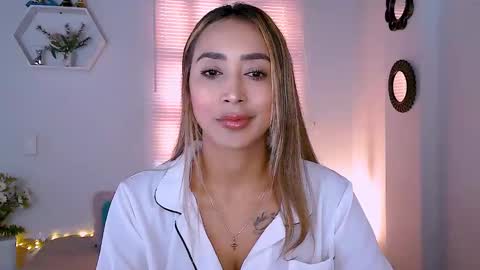 Nycole online show from March 12, 2025, 1:40 pm