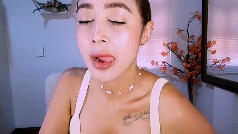 Nycole online show from December 17, 2025, 5:30 pm