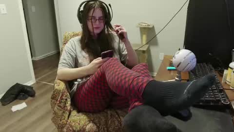 Nyctophilic online show from November 24, 2025, 4:45 am