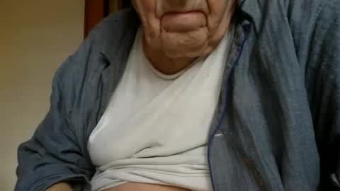 Snapshot of nymouf chatting on December 14, 2025, 9:47 am nymouf online show from December 14, 2025, 9:47 am