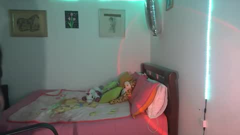 Frida online show from September 9, 2025, 3:39 am