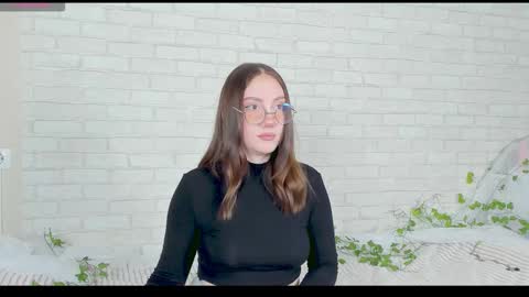 Kat online show from November 9, 2025, 5:11 pm