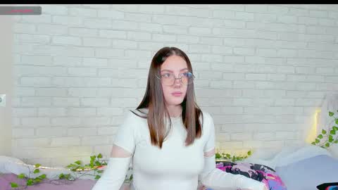 Kat online show from November 22, 2025, 7:24 pm