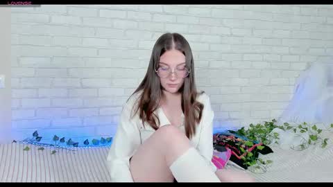 Snapshot of nymphalean chatting on February 4, 2026, 8:36 pm Kat online show from February 4, 2026, 8:36 pm