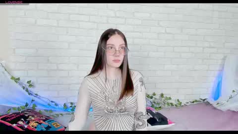 Snapshot of nymphalean chatting on February 13, 2026, 5:42 pm Kat online show from February 13, 2026, 5:42 pm