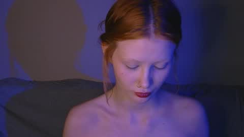 nyra_thira online show from November 9, 2025, 9:13 pm