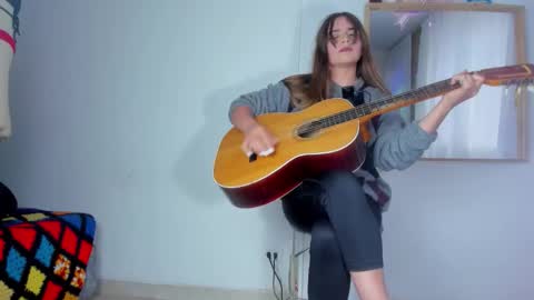 Laura nyu online show from November 7, 2025, 9:04 pm