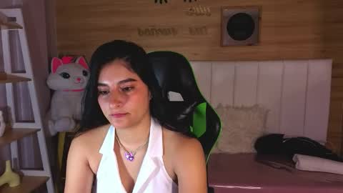 Snapshot of nyx_kitty_a chatting on June 5, 2026, 3:18 pm Nia online show from June 5, 2026, 3:18 pm
