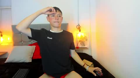 Snapshot of oasis_ossa chatting on December 6, 2024, 4:03 am Lyam online show from December 6, 2024, 4:03 am