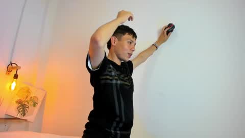 Snapshot of oasis_ossa chatting on December 9, 2024, 5:07 am Lyam online show from December 9, 2024, 5:07 am