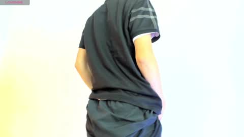 Snapshot of oasis_ossa chatting on December 14, 2024, 3:51 am Lyam online show from December 14, 2024, 3:51 am