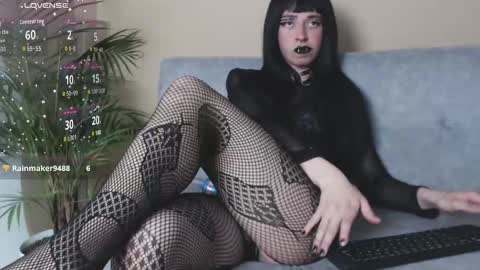 oasis_vamp online show from May 7, 2026, 5:02 am