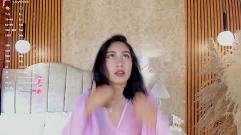 MAILY  online show from February 4, 2026, 6:36 pm