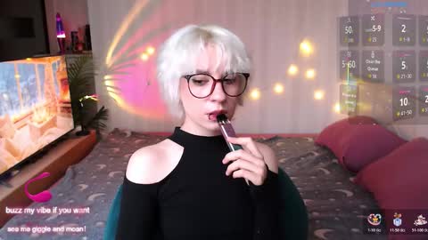 Moonlight online show from December 4, 2025, 8:45 am