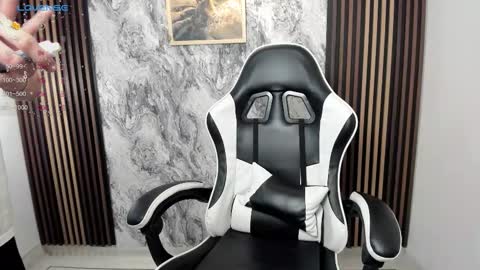 Deku online show from September 13, 2025, 1:44 pm