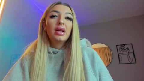 Rubby online show from December 22, 2025, 5:37 am