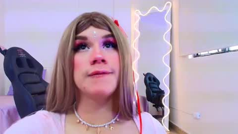 ocean_tay online show from October 7, 2025, 12:35 pm