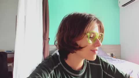 Evie online show from December 2, 2024, 5:26 am