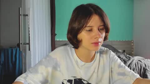 Evie online show from December 22, 2024, 7:00 am