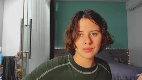 Evie online show from December 27, 2024, 12:34 pm