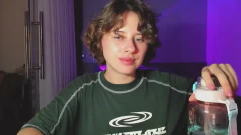 Evie online show from February 28, 2025, 1:36 pm