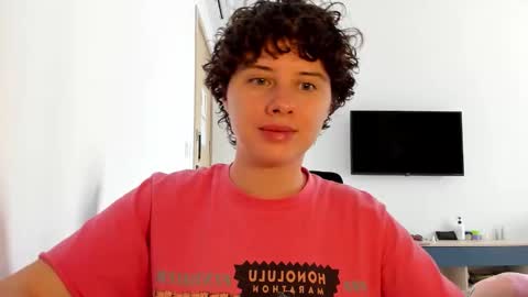 Evie online show from February 20, 2026, 5:48 am