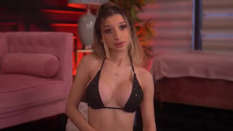 Odette online show from November 25, 2025, 6:13 am