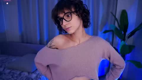 Thea online show from October 29, 2025, 7:04 pm