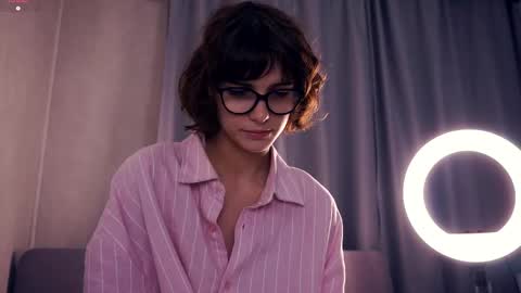 Thea online show from November 9, 2025, 7:34 pm