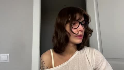 Thea online show from April 17, 2026, 4:37 am