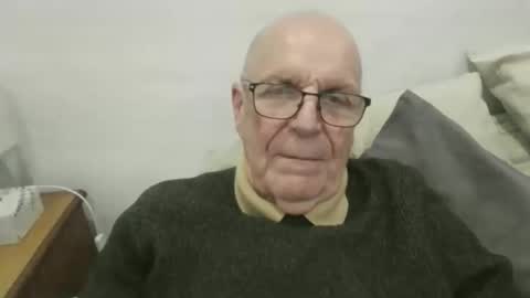 Snapshot of oggi95 chatting on November 23, 2025, 8:19 pm oggi95 online show from November 23, 2025, 8:19 pm