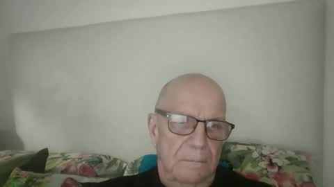 Snapshot of oggi95 chatting on January 8, 2026, 2:30 pm oggi95 online show from January 8, 2026, 2:30 pm