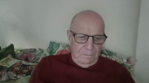 Snapshot of oggi95 chatting on January 12, 2026, 4:01 pm oggi95 online show from January 12, 2026, 4:01 pm