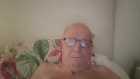 Snapshot of oggi95 chatting on February 6, 2026, 8:07 am oggi95 online show from February 6, 2026, 8:07 am