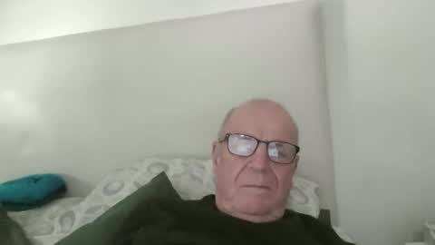 Snapshot of oggi95 chatting on March 12, 2026, 4:13 pm oggi95 online show from March 12, 2026, 4:13 pm