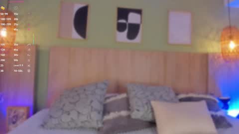 Holly online show from October 3, 2025, 11:51 am