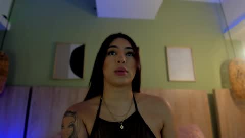 Holly online show from April 14, 2026, 11:27 am