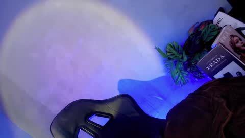 Flora  online show from March 6, 2025, 3:35 am