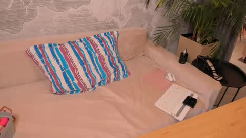 Snapshot of ohhh_yess chatting on November 25, 2025, 11:27 pm Maria online show from November 25, 2025, 11:27 pm