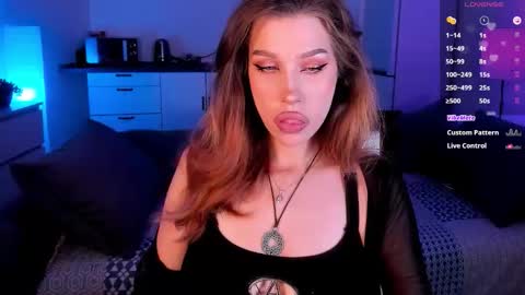 Snapshot of ohmymiami_ chatting on October 20, 2025, 6:30 pm Light online show from October 20, 2025, 6:30 pm