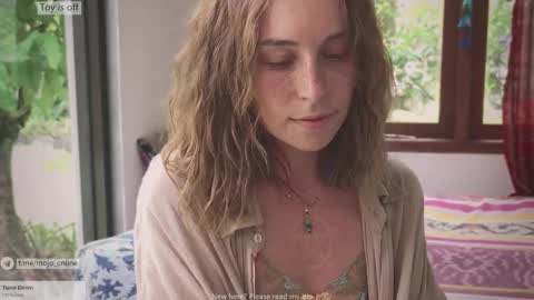 Snapshot of ohmymojo chatting on November 3, 2025, 4:14 am Mo online show from November 3, 2025, 4:14 am