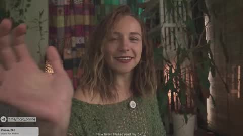 Snapshot of ohmymojo chatting on December 23, 2025, 3:15 am Mo online show from December 23, 2025, 3:15 am